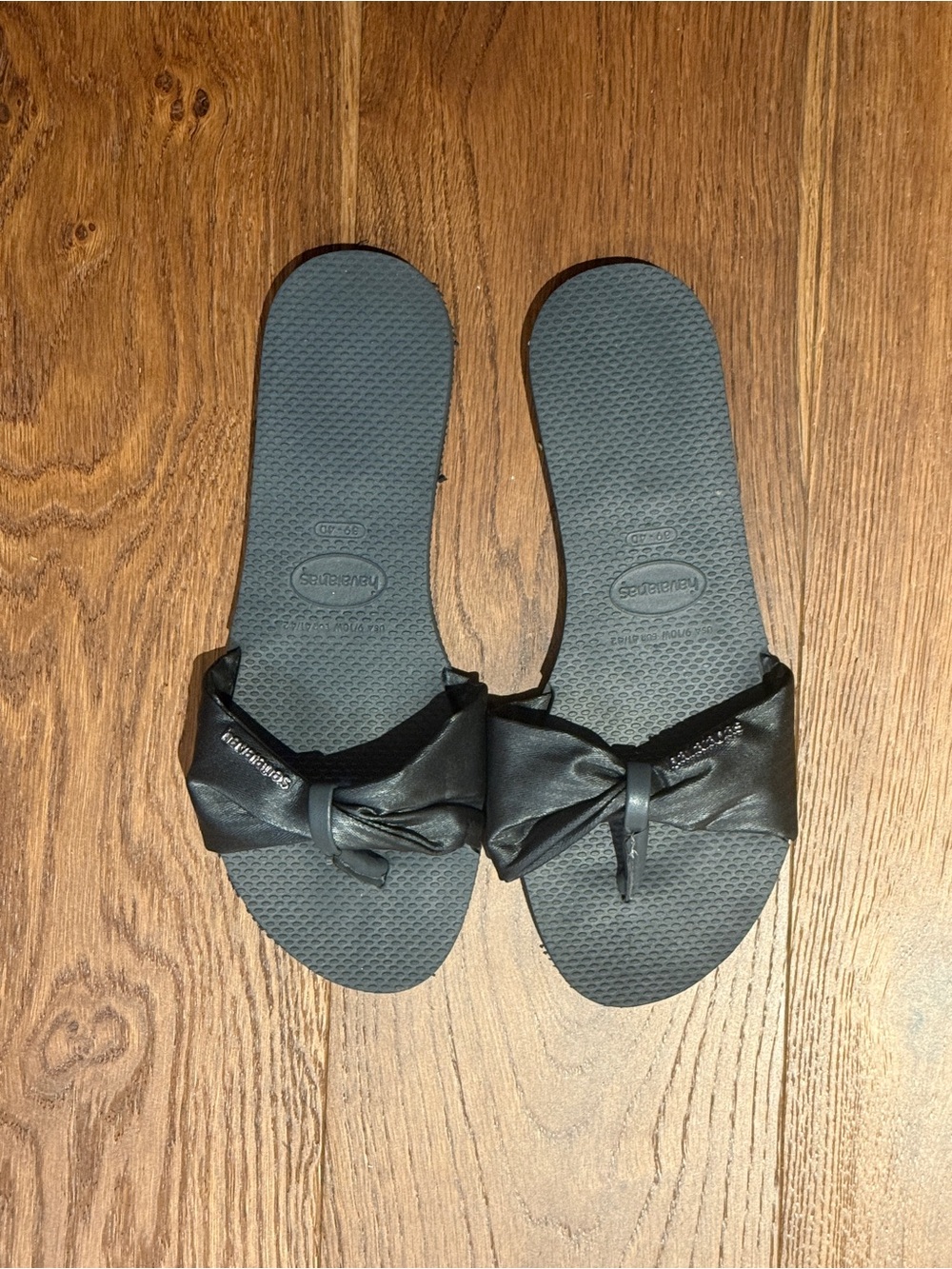 Havaianas St. Tropez Black Satin Bow Slide Sandals - Women 39/40 - Picture 2 of 4